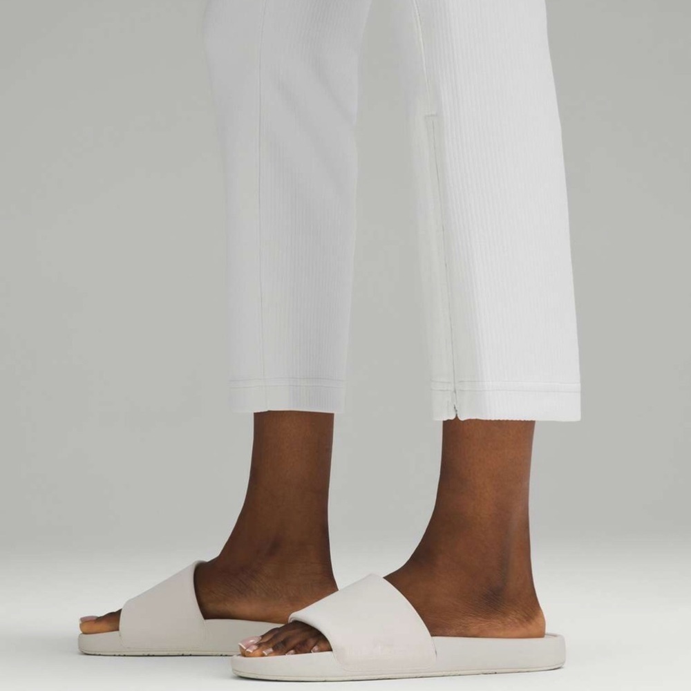 Lululemon Ribbed Softstreme Zip Leg High Rise Crop Pant Light Vapor 12 NWT - Picture 2 of 12
